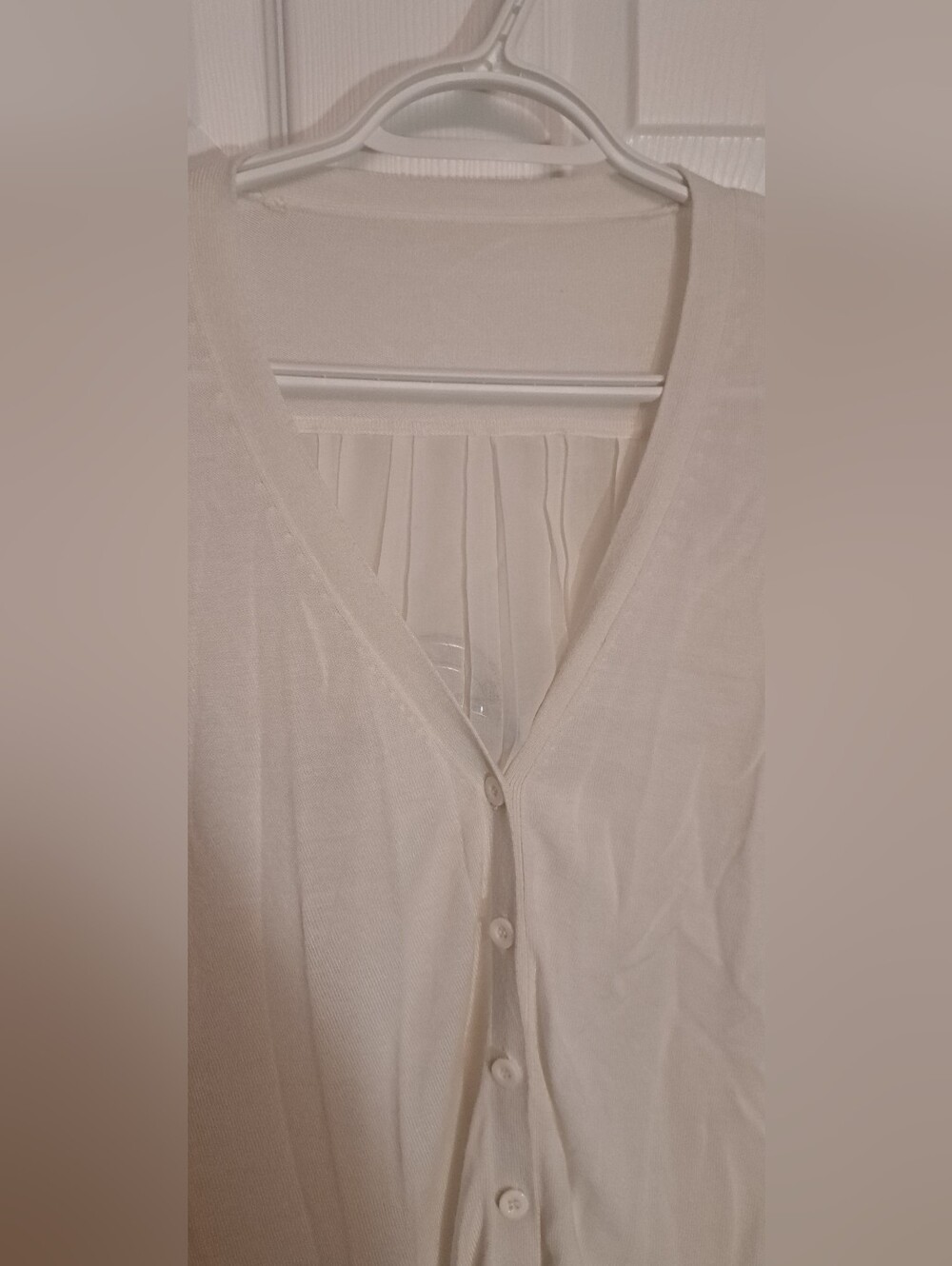 Lightweight Sheer Ivory V-Neck Button Cardigan/Blouse/Top Size Medium/Large - Picture 6 of 14